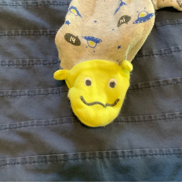 ⭐️ 5 for $15 Long Sleeve Footed Onesie - Picture 3 of 6